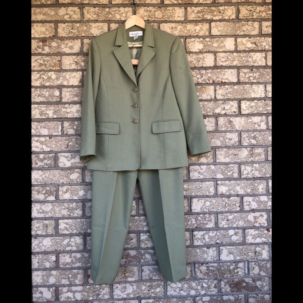 Vintage 2 piece suit size 10P